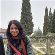 Bi-lingue Italiano-Inglese laureata in Business Administration alla University of Westminster London impartisce lezioni di Inglese